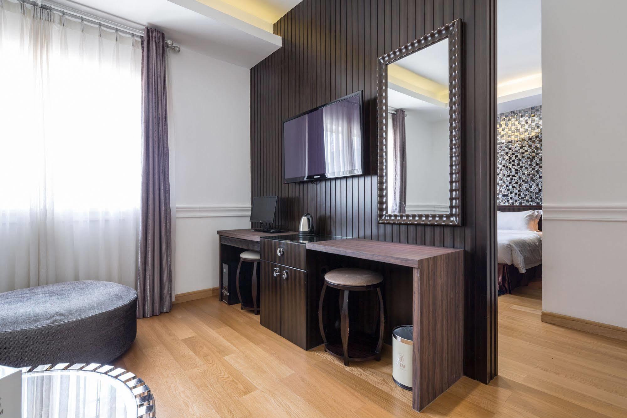 A&Em Hai Ba Trung Hotel Хошимін Екстер'єр фото