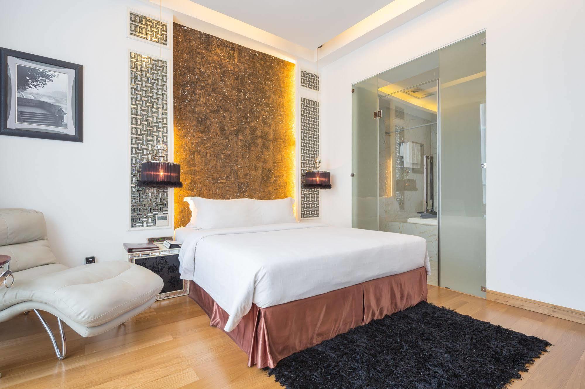 A&Em Hai Ba Trung Hotel Хошимін Екстер'єр фото